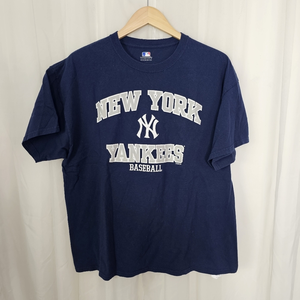 MLB Genuine Merchandise Men's New York Yankees Navy Graphic T-Shirt XL
